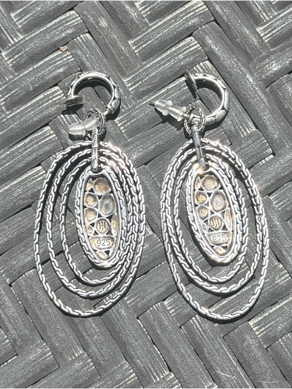 *EXCELLENT* - JOHN HARDY KALI ZEN OVAL HOOPS, STERLING SILVER (925) EARRINGS - Picture 2 of 6